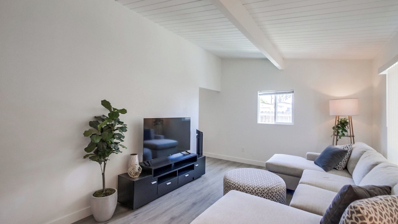 Photo of Livingroom in North Clairemont
