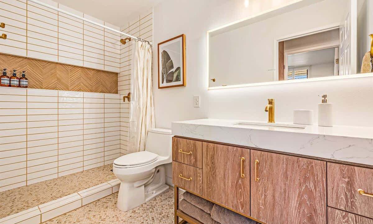 Photo of Bathroom in Maalaea