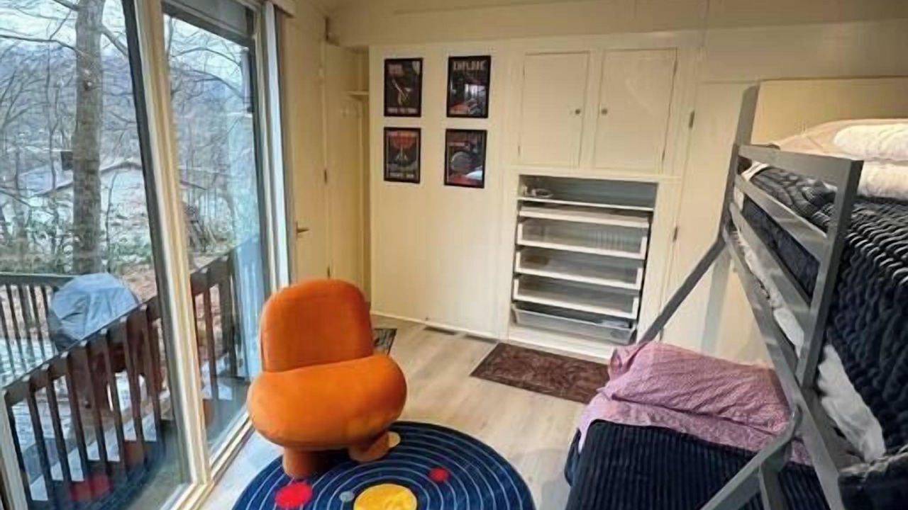 Photo of Bedroom in Cheat Lake