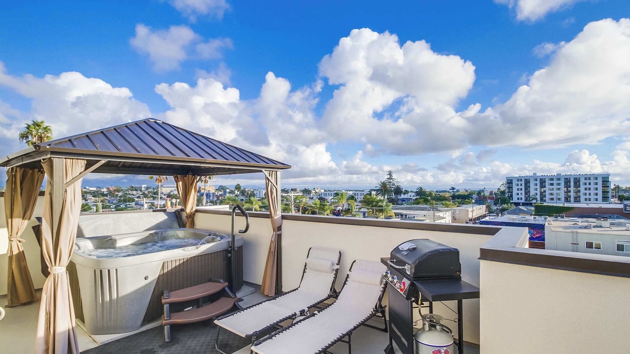 Photo of Patio Balcony in University Heights