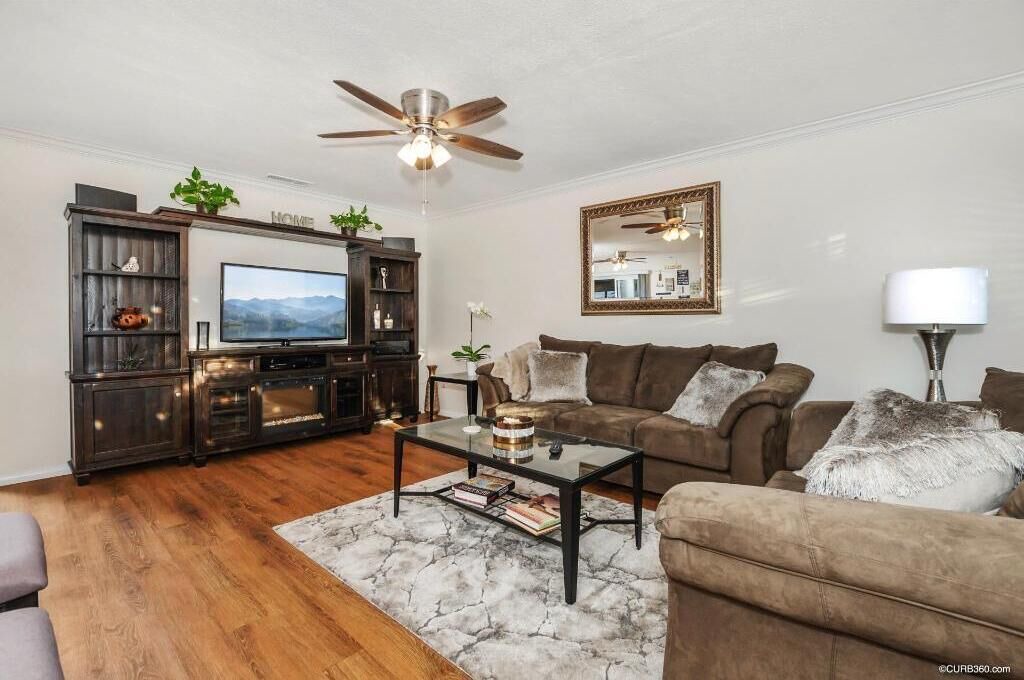 Photo of Livingroom in North Clairemont
