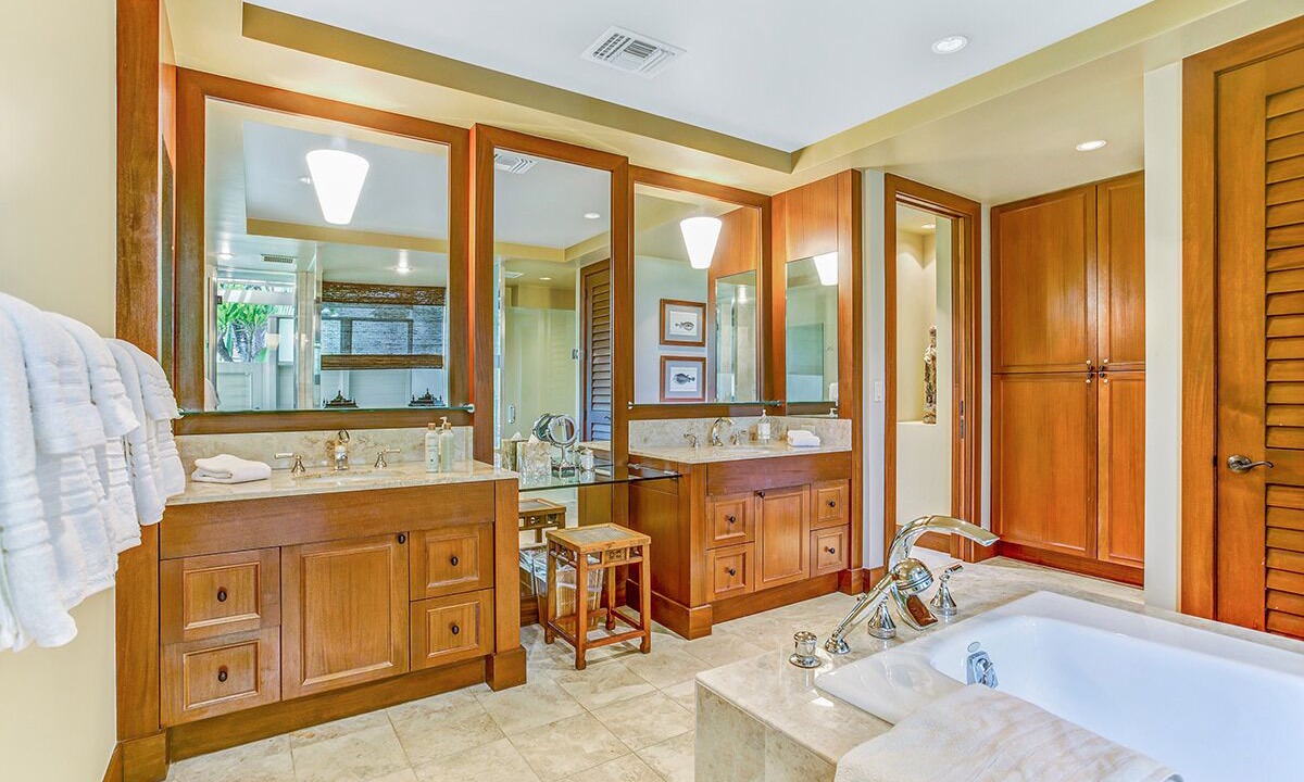 Photo of Bathroom in Kaupulehu