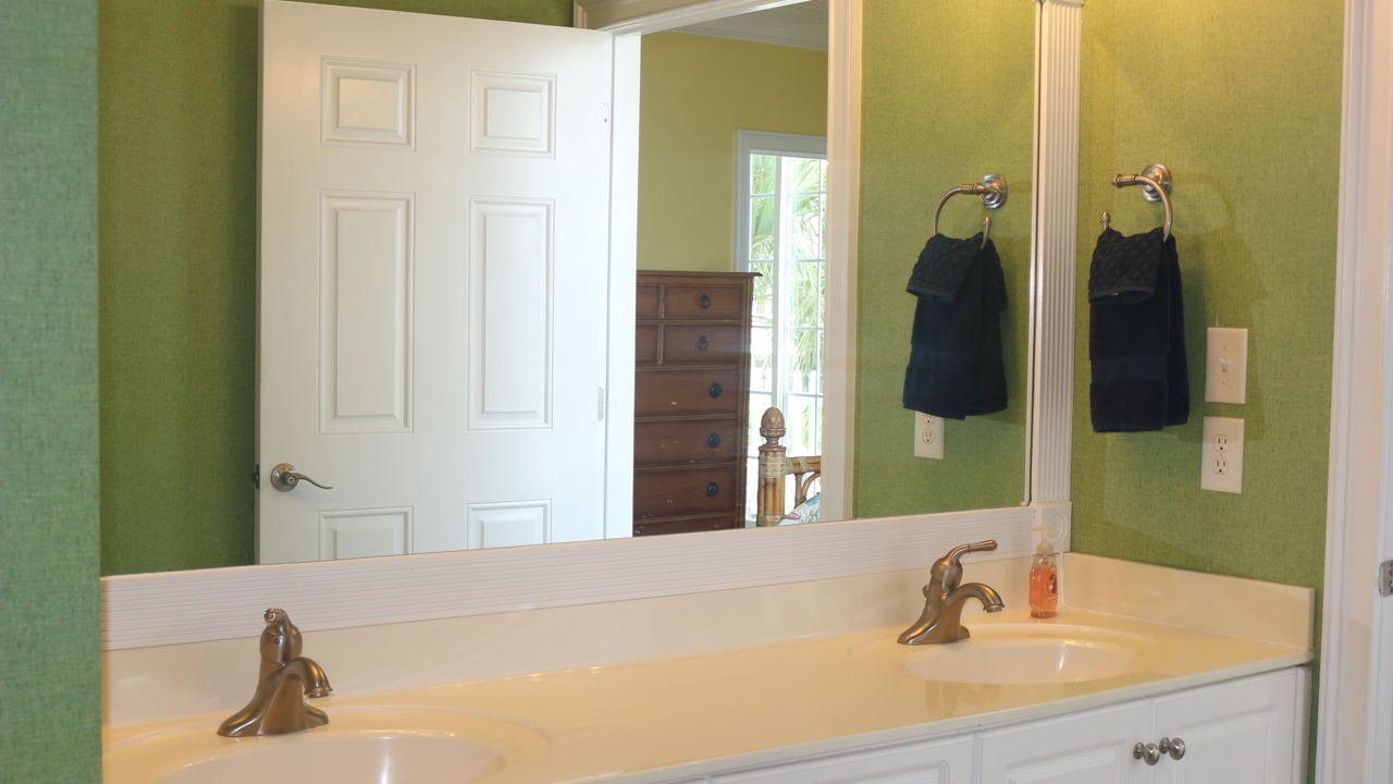 Photo of Bathroom in Inlet Harbour