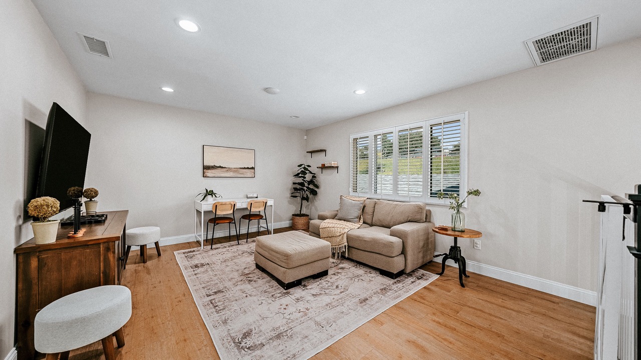 Photo of Livingroom in Pacific Beach