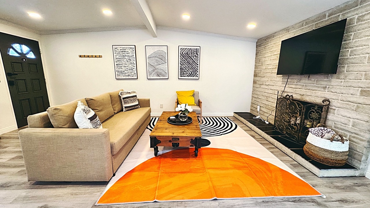 Photo of Livingroom in Clairemont