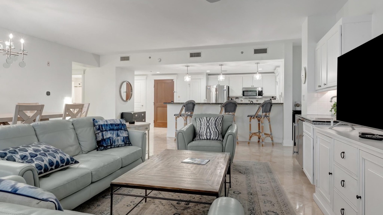 Photo of Livingroom in Baytowne Wharf