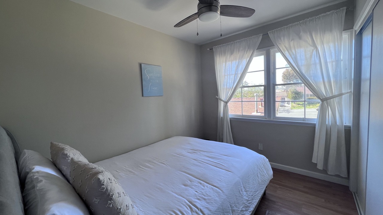 Photo of Bedroom in Allied Gardens