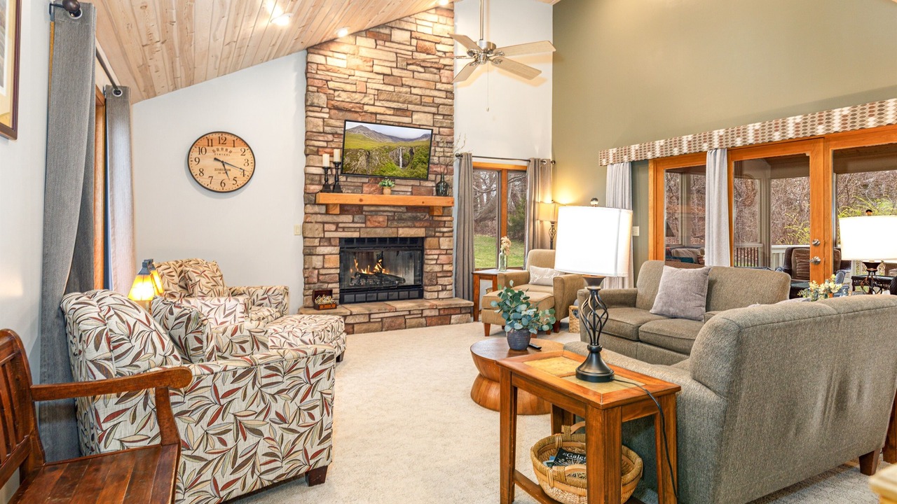 Photo of Livingroom in The Galena Territory