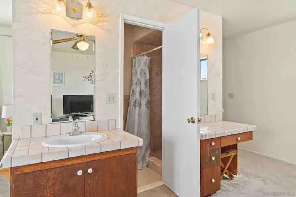 Photo of Bathroom in Bay Park