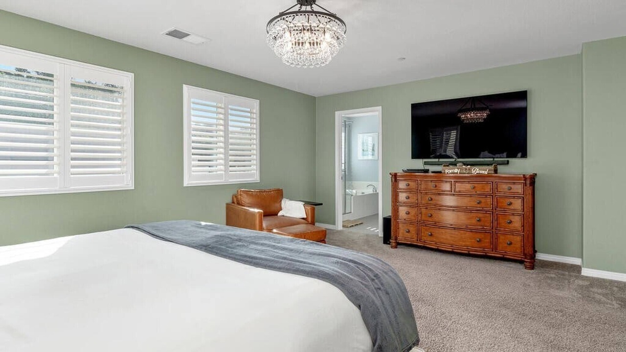 Photo of Bedroom in Allied Gardens