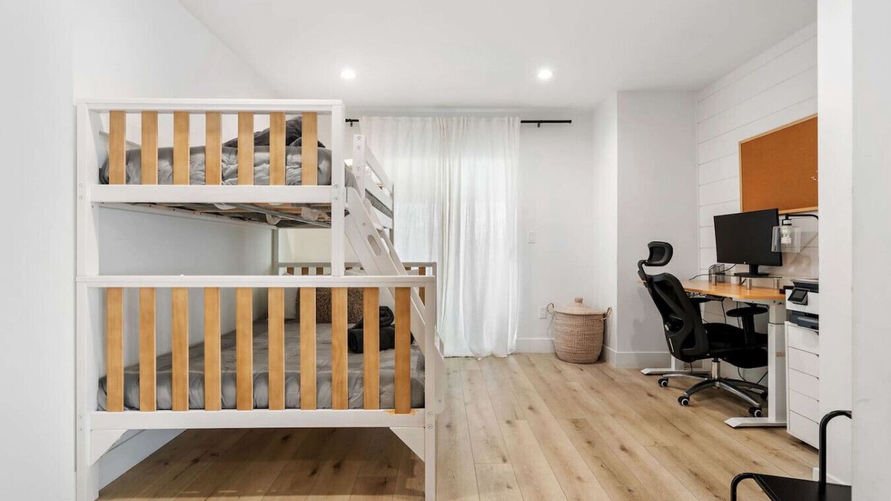 Photo of Bedroom in Clairemont