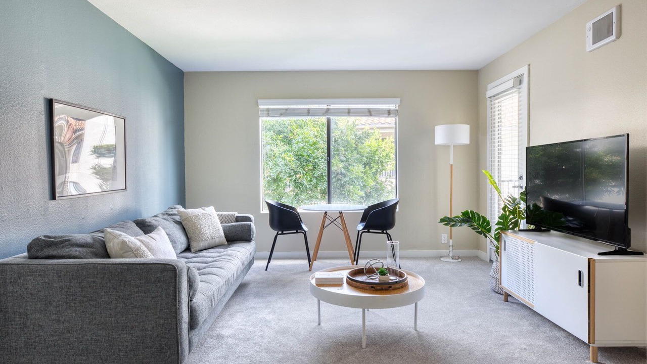 Photo of Livingroom in University City