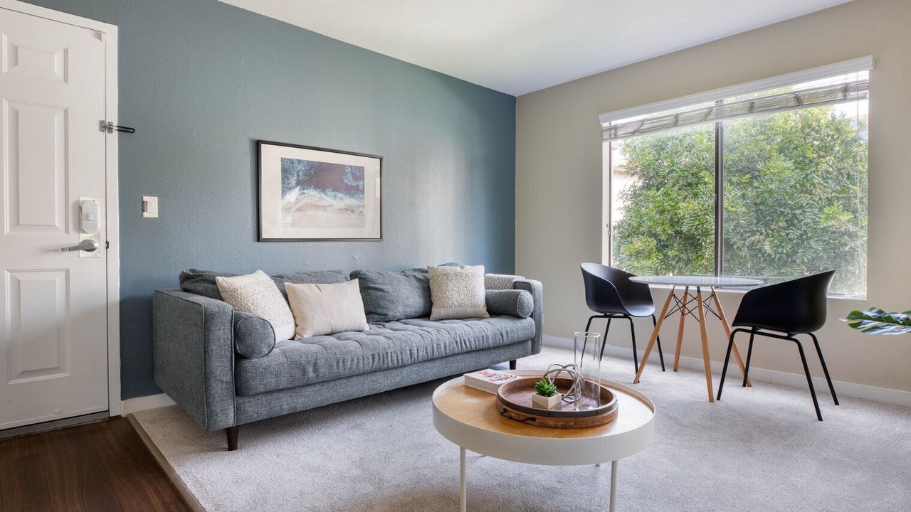 Photo of Livingroom in University City