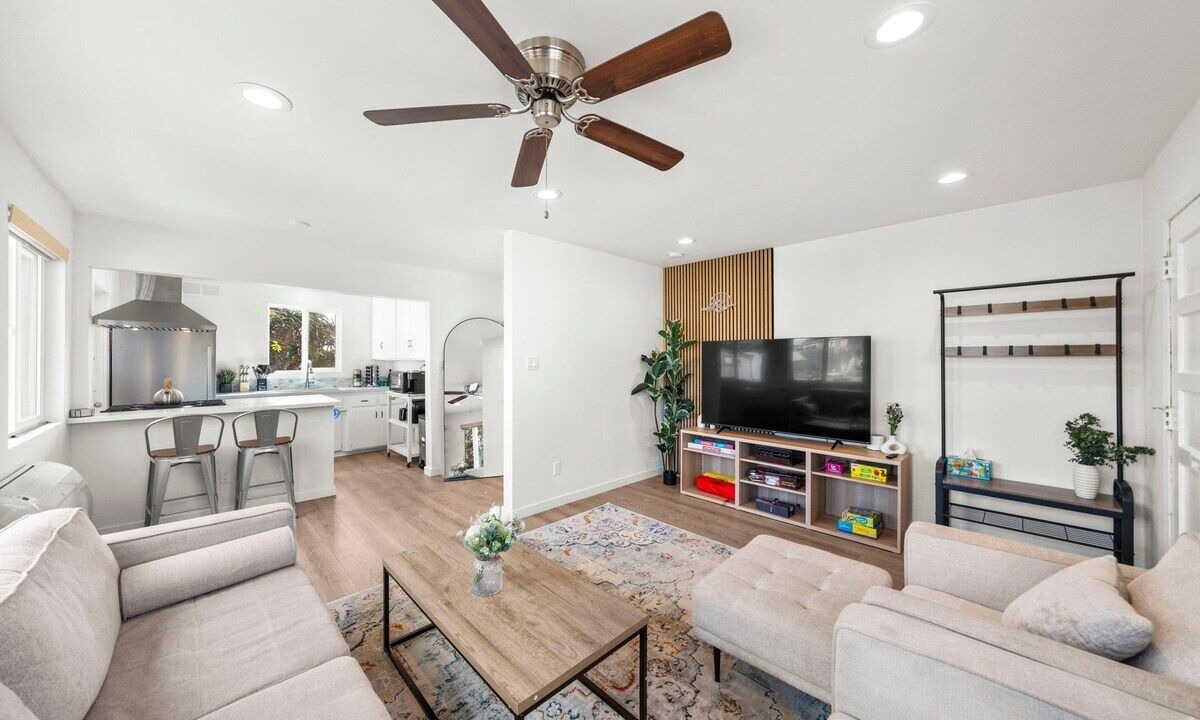 Photo of Livingroom in Linda Vista