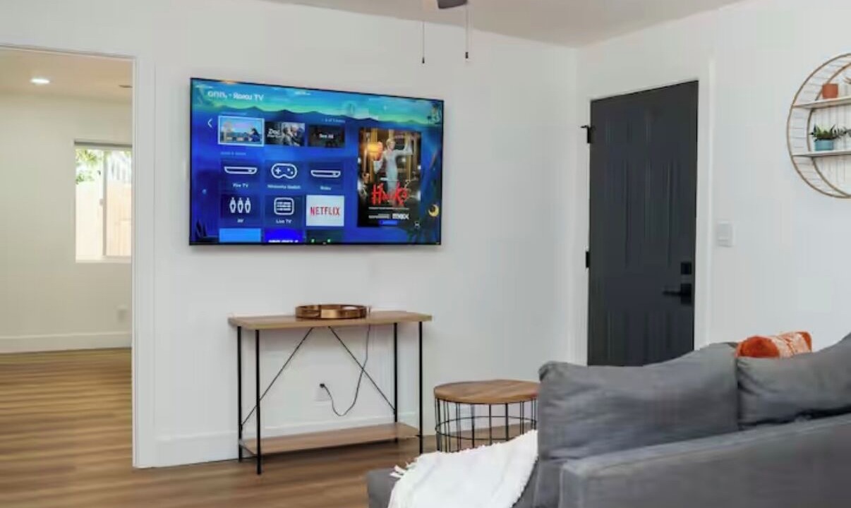 Photo of Livingroom in Mid-City