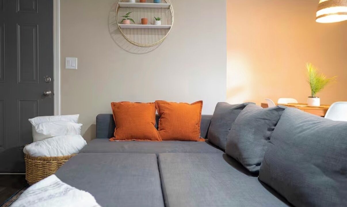 Photo of Livingroom in Mid-City