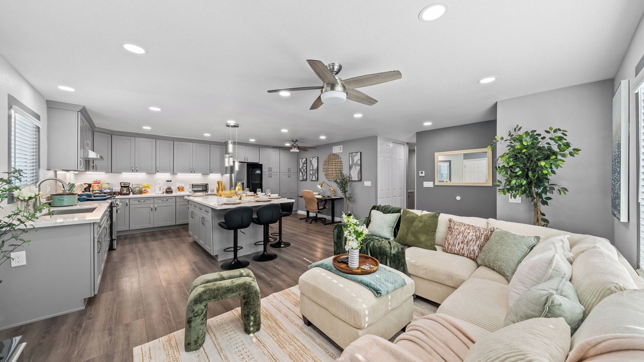 Photo of Livingroom in Mira Mesa