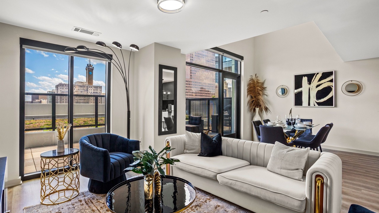 Photo of Livingroom in Peachtree Center