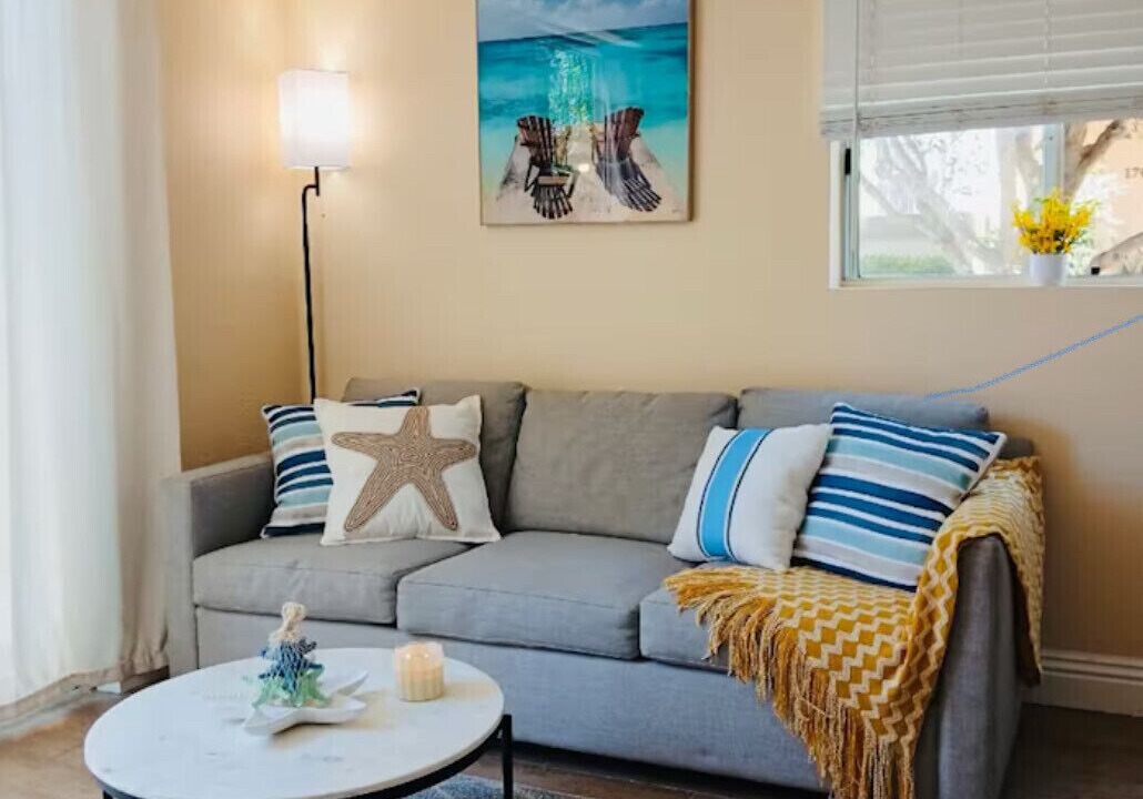 Photo of Livingroom in University City
