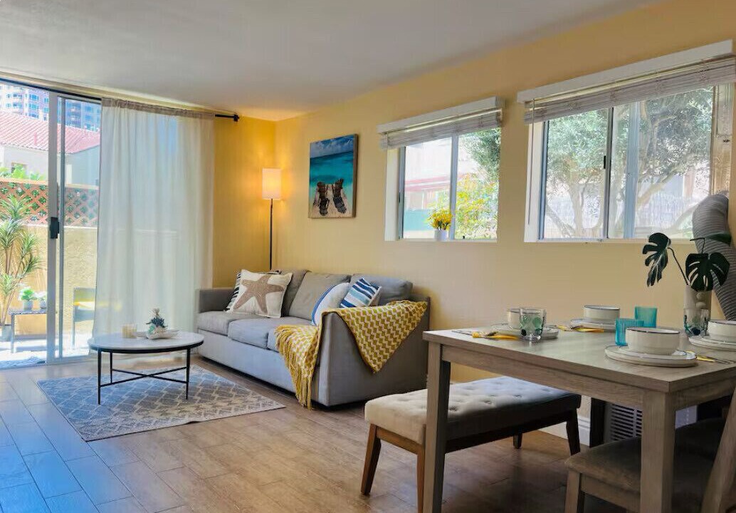 Photo of Livingroom in University City