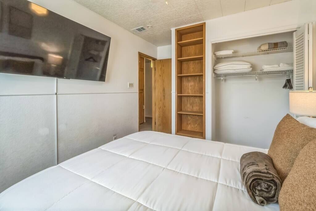 Photo of Bedroom in North Clairemont
