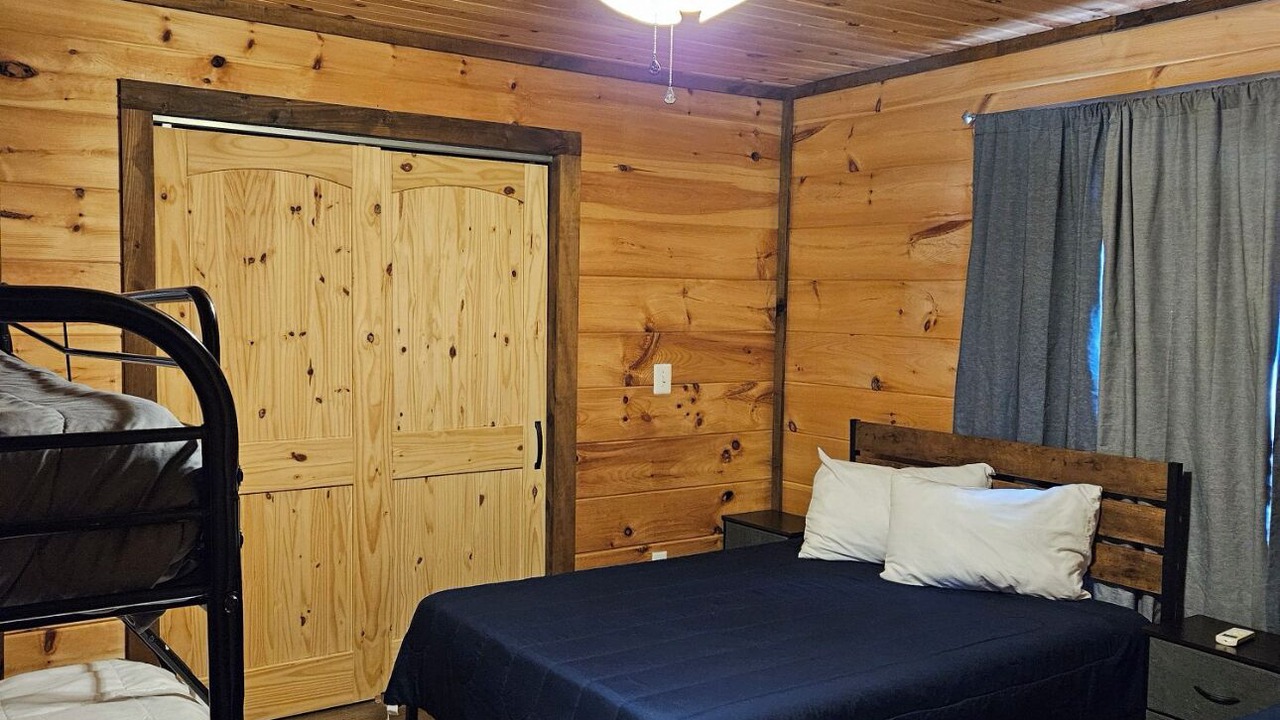 Photo of Bedroom in Flat Rock