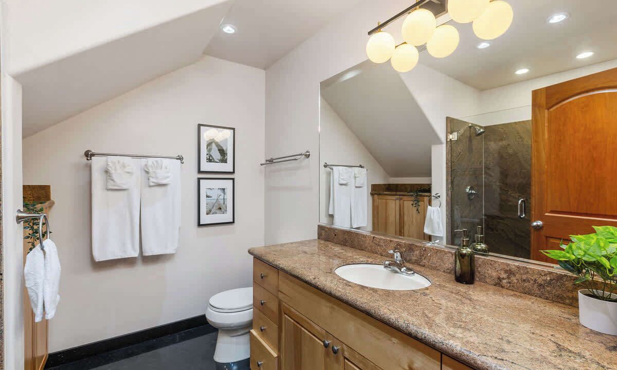 Photo of Bathroom in Mission Hills