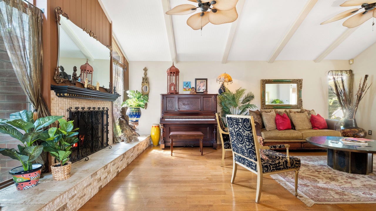 Photo of Livingroom in University City