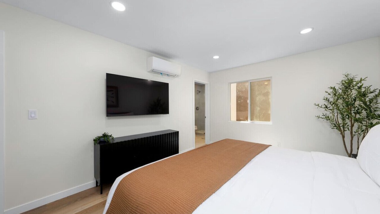 Photo of Bedroom in Mission Hills