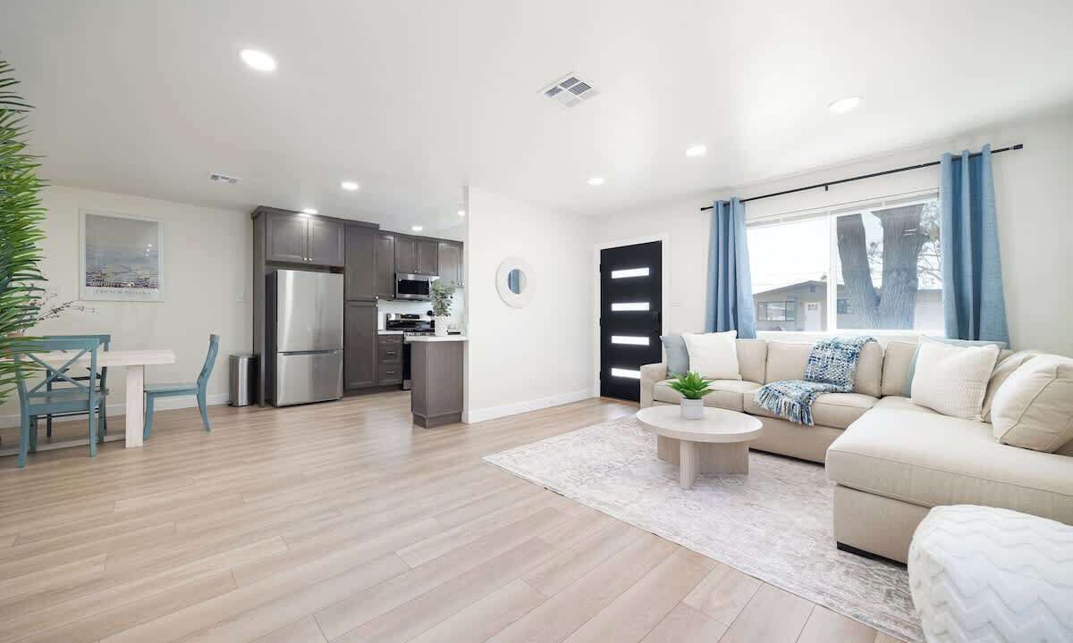 Photo of Livingroom in North Clairemont