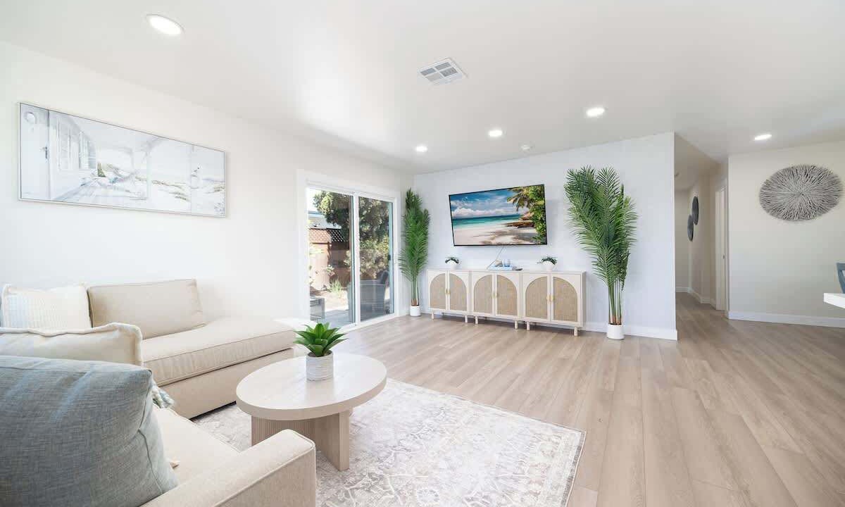 Photo of Livingroom in North Clairemont