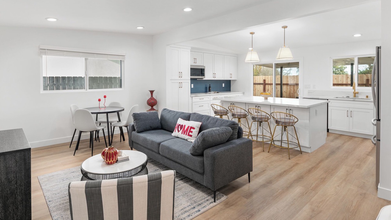 Photo of Livingroom in North Clairemont