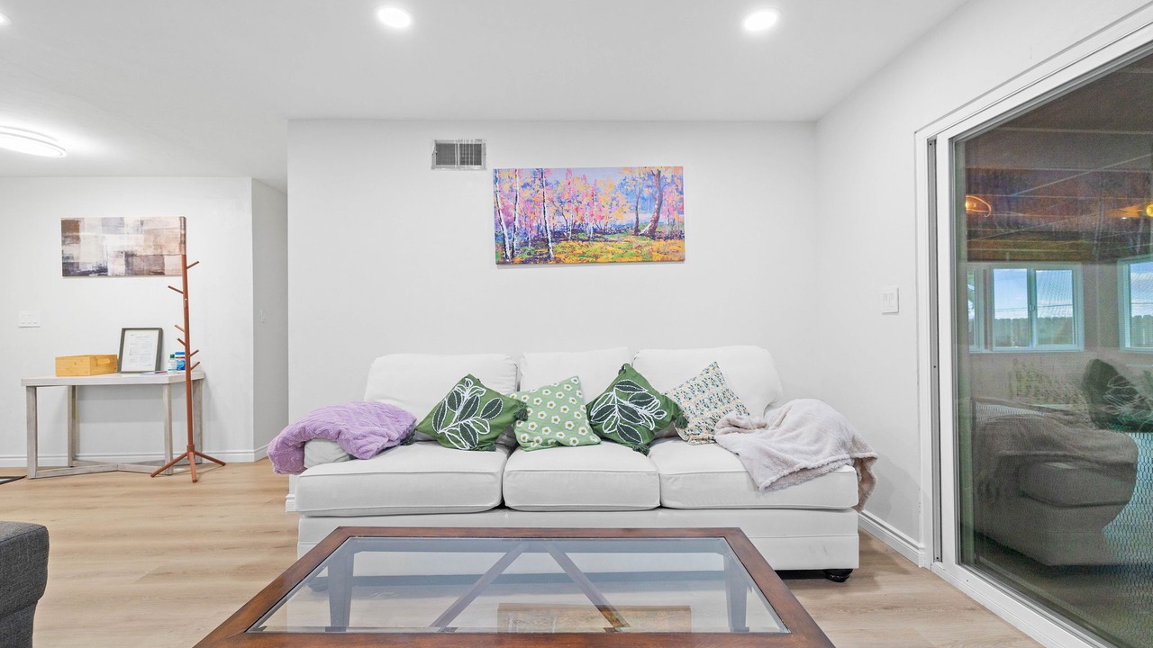 Photo of Livingroom in University City