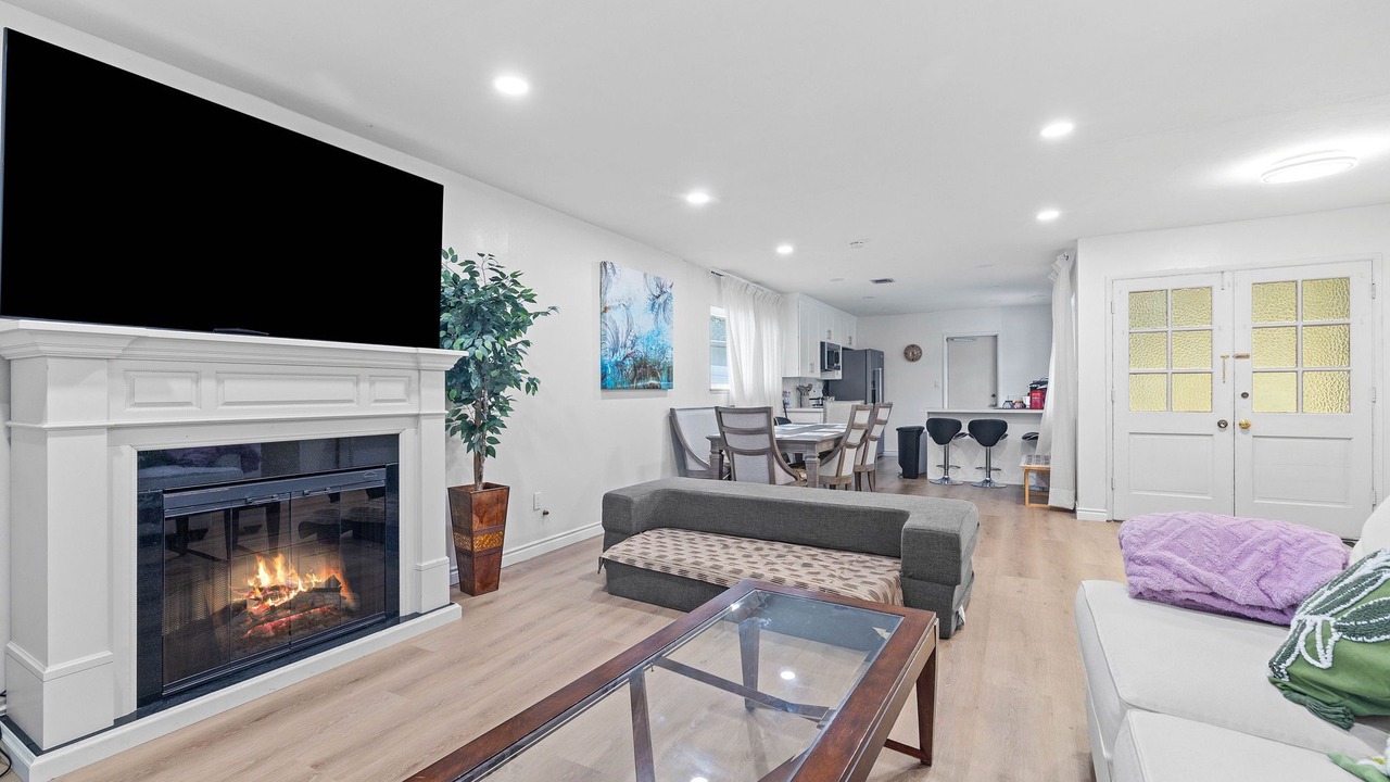 Photo of Livingroom in University City