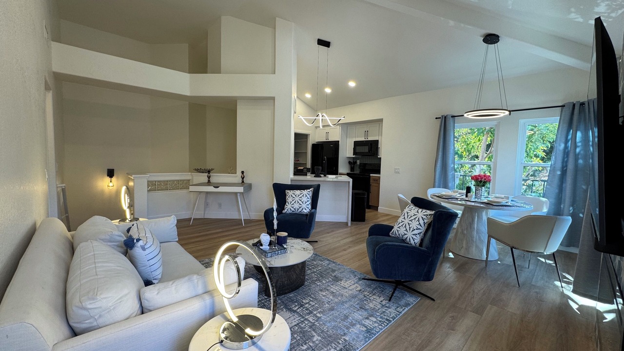 Photo of Livingroom in University City