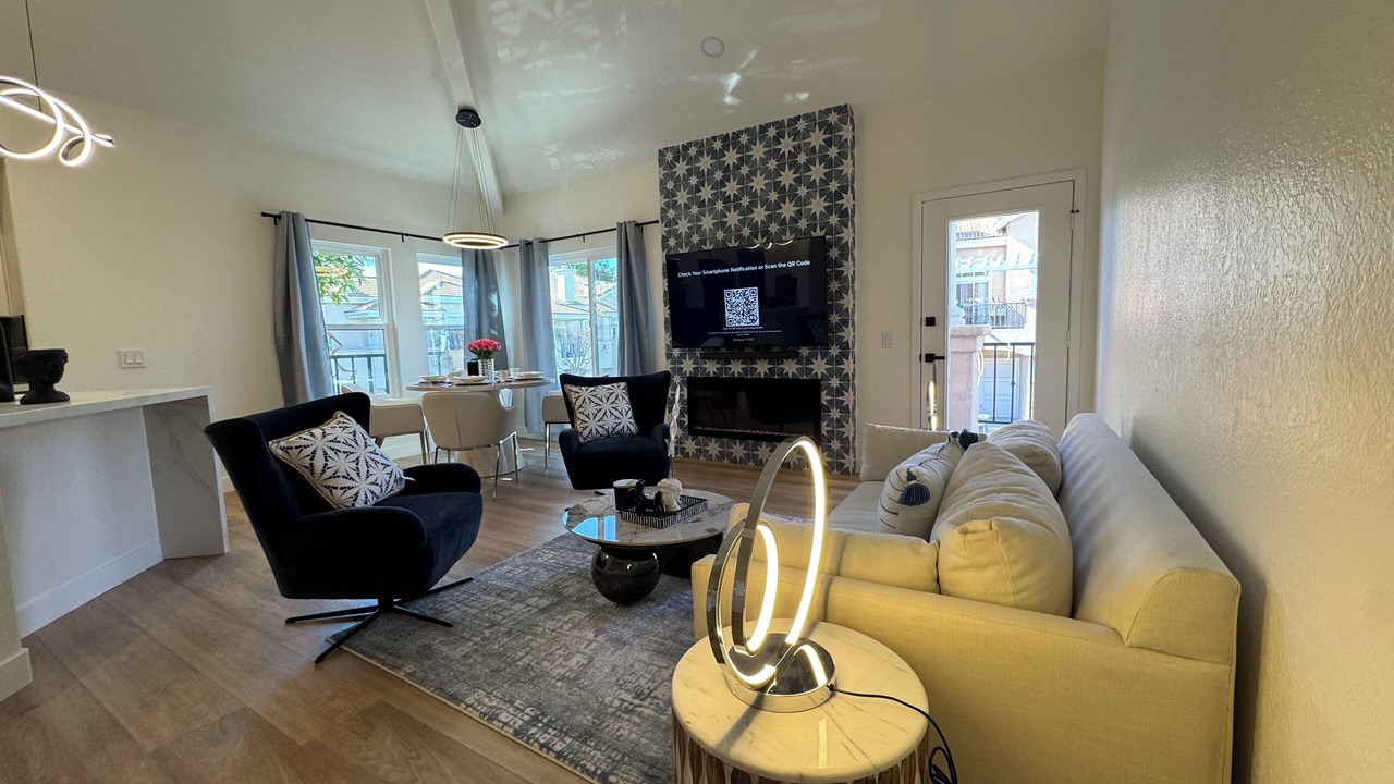 Photo of Livingroom in University City