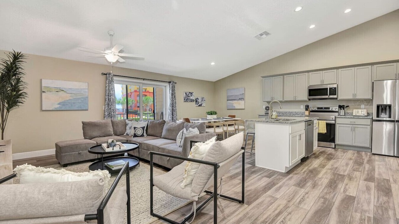 Photo of Livingroom in Mcelroys Belleview