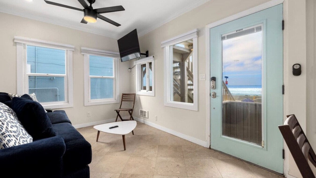 Photo of Livingroom in Mission Beach