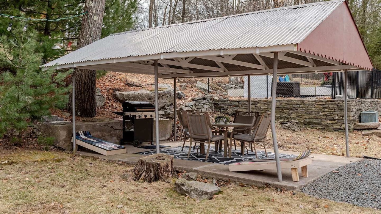 Photo of Outdoor in Greentown