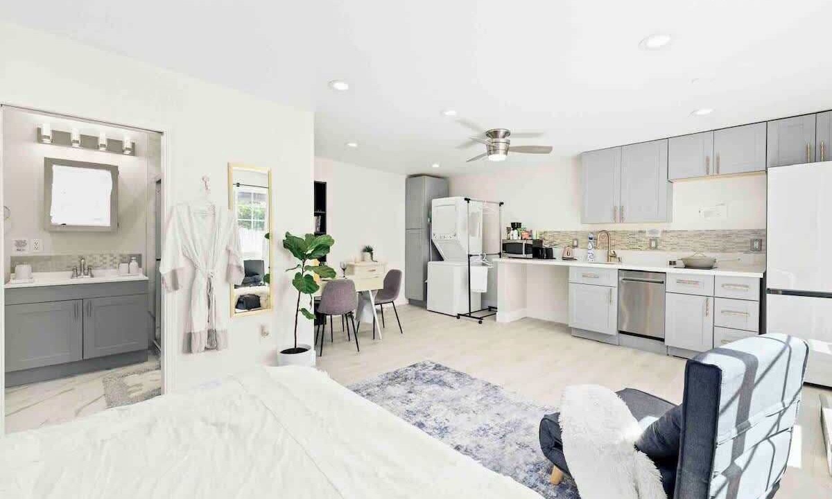 Photo of Bedroom in North Clairemont