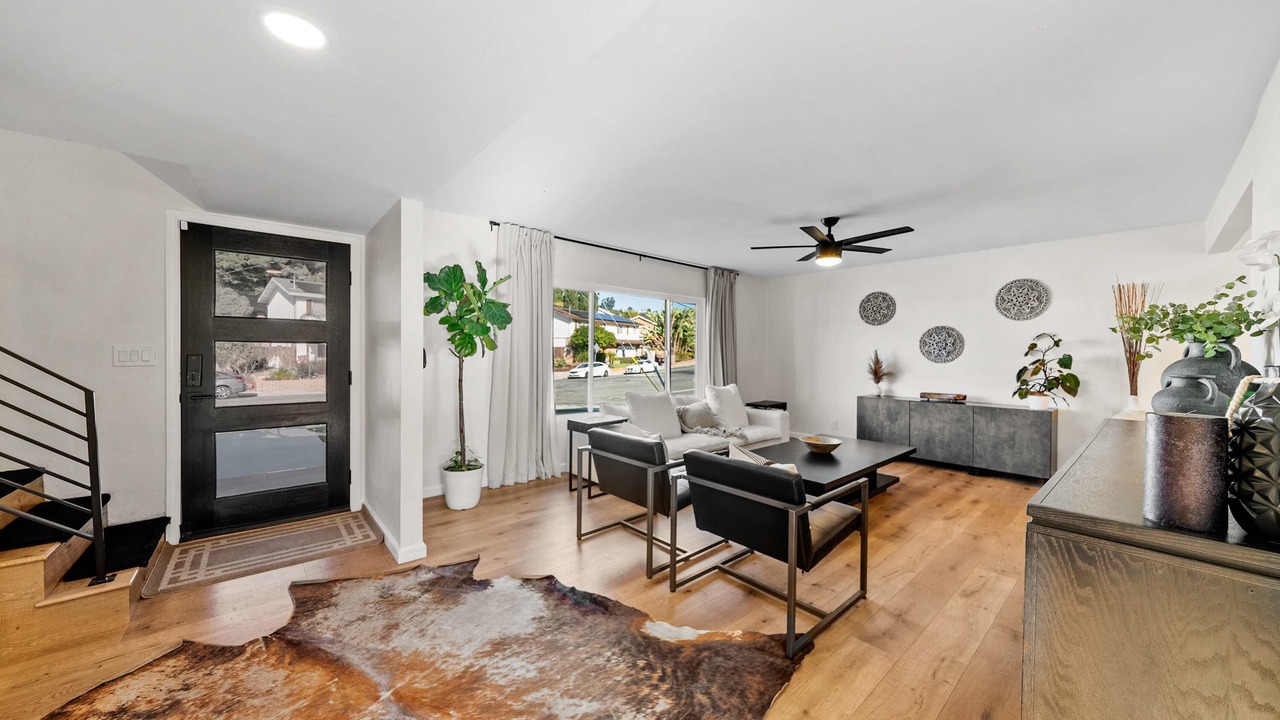 Photo of Livingroom in Allied Gardens