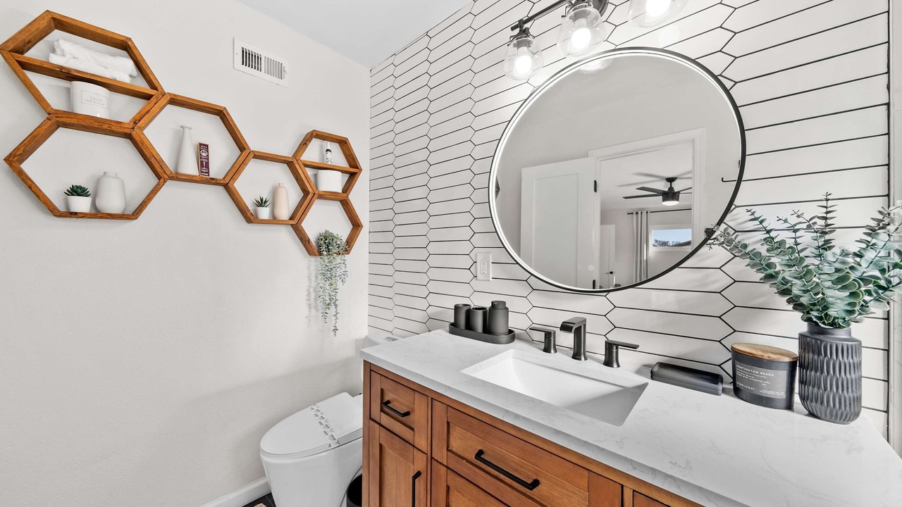 Photo of Bathroom in Allied Gardens