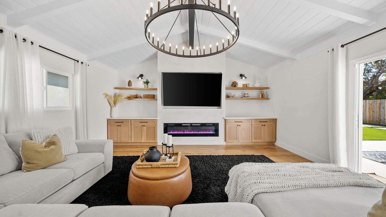 Photo of Bedroom in Allied Gardens