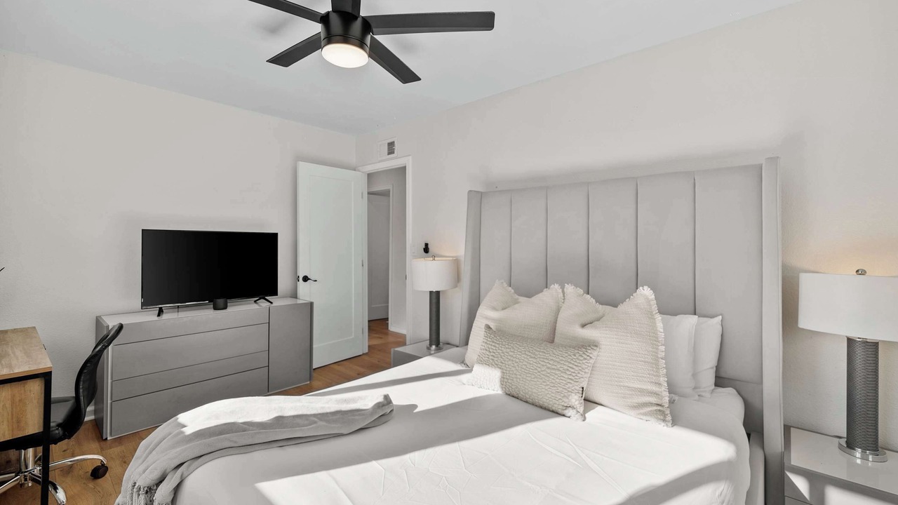 Photo of Bedroom in Allied Gardens