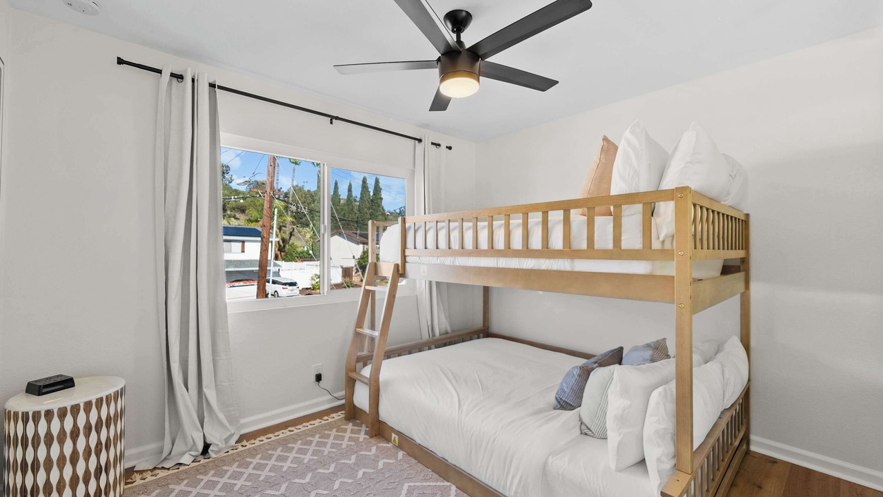 Photo of Bedroom in Allied Gardens