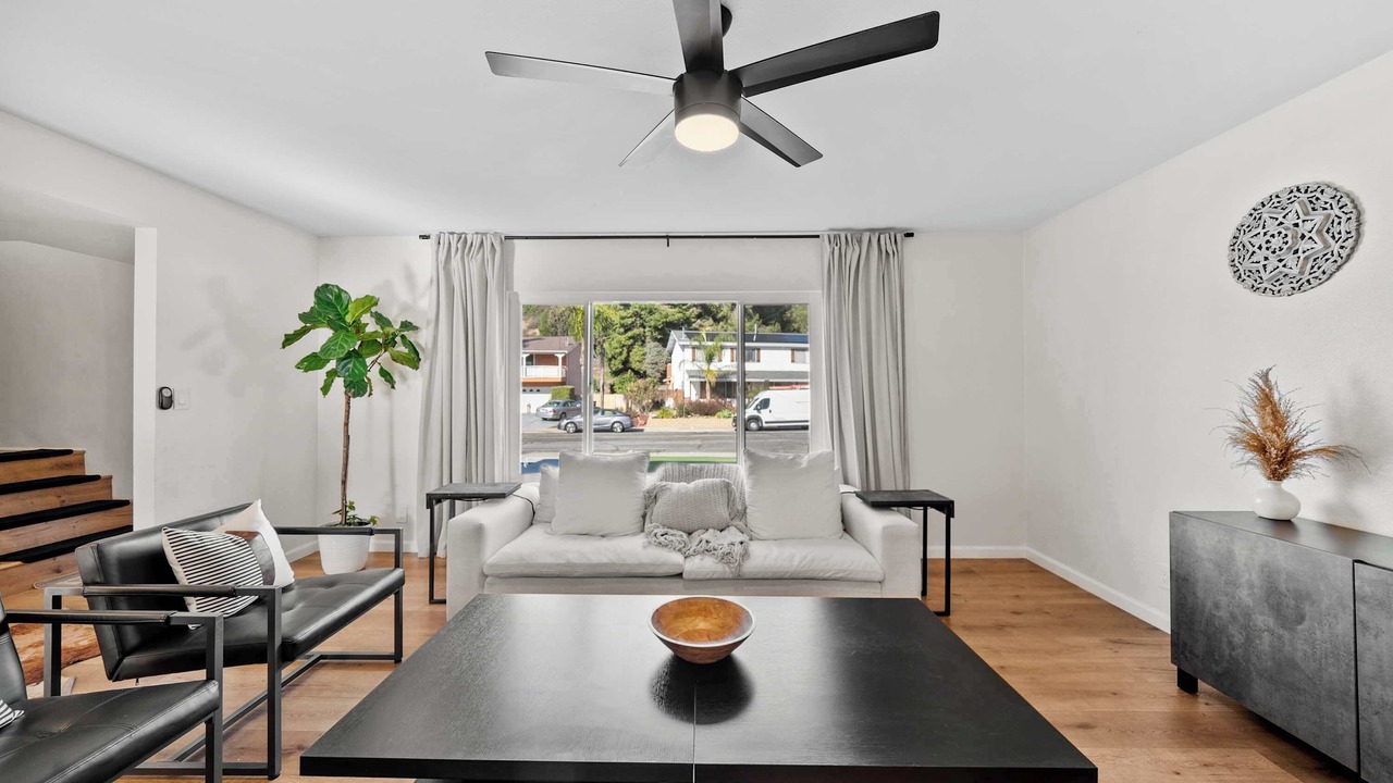 Photo of Livingroom in Allied Gardens