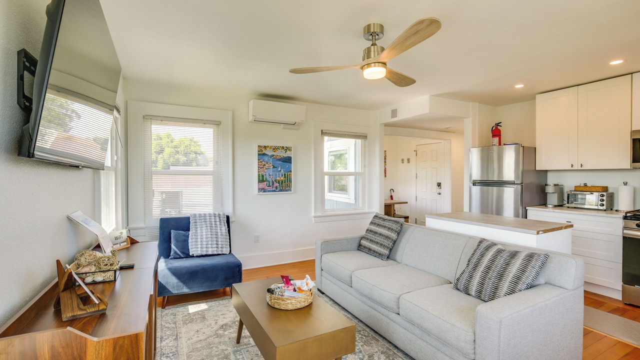 Photo of Livingroom in Golden Hill