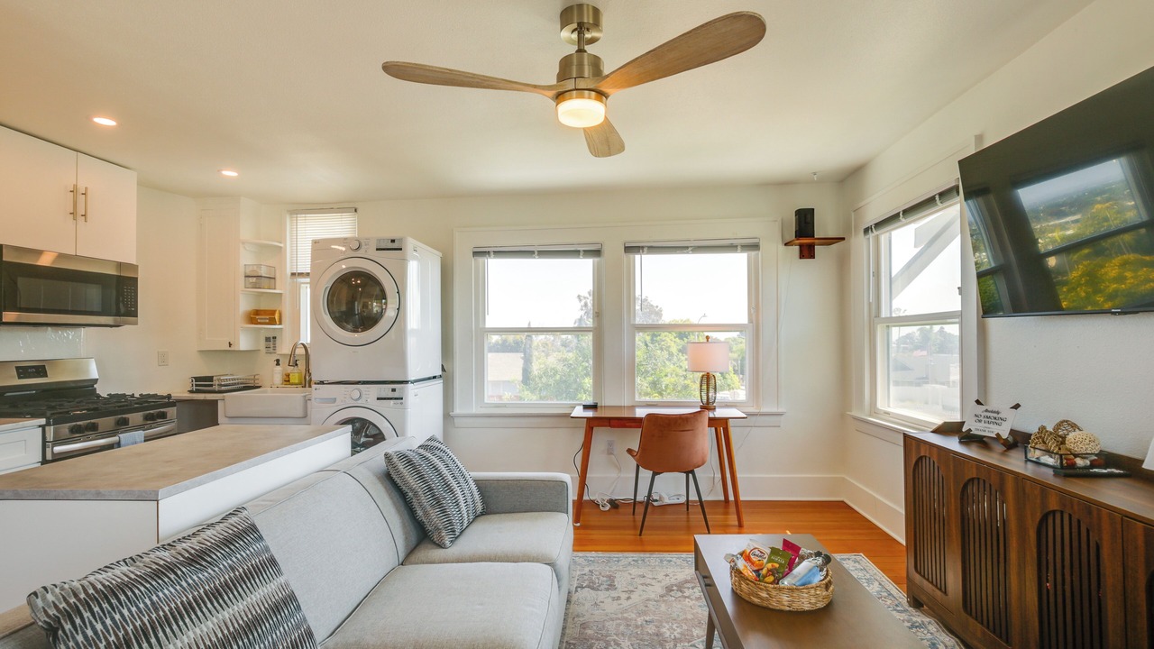 Photo of Livingroom in Golden Hill