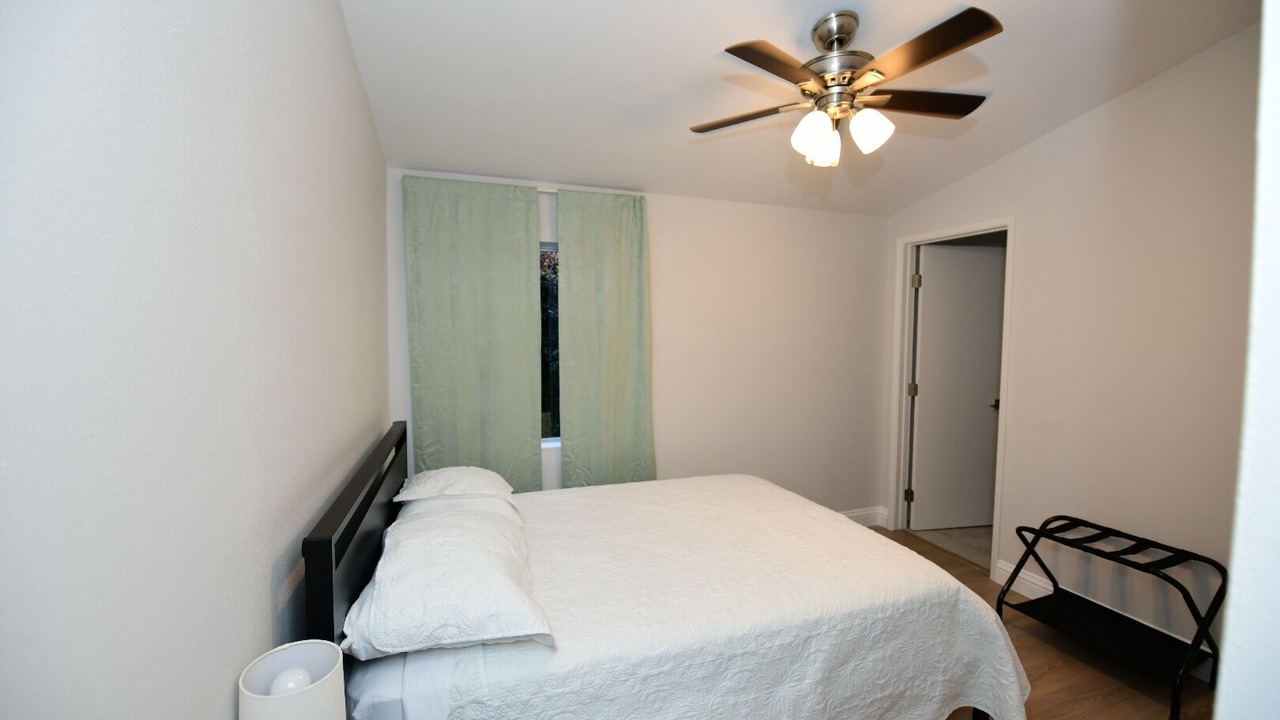 Photo of Bedroom in Serra Mesa
