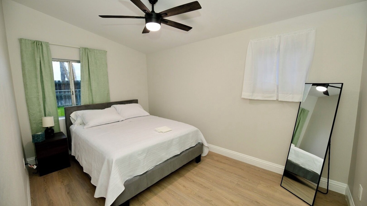 Photo of Bedroom in Serra Mesa